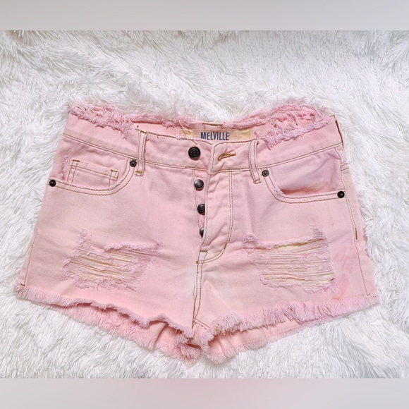 Brandy Melville Pants - 🌟3/$25 🌟 Brandy Melville pink highwaisted jean shorts 100% cotton Size 26